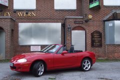 2008-09-07 MX5 outside Langley Tavern