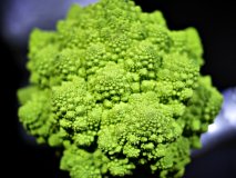2016-11-05 Alien food. - the romanesco - aided by some silver mannequins