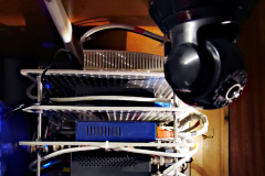 20201127-p2410156-modem-rack
