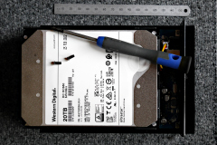 20220830-p2440806-20tb-ultrastar-hard-disk-in-ennotek-enclosure
