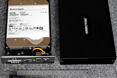 20220830-p2440809-20tb-ultrastar-hard-disk-in-ennotek-enclosure