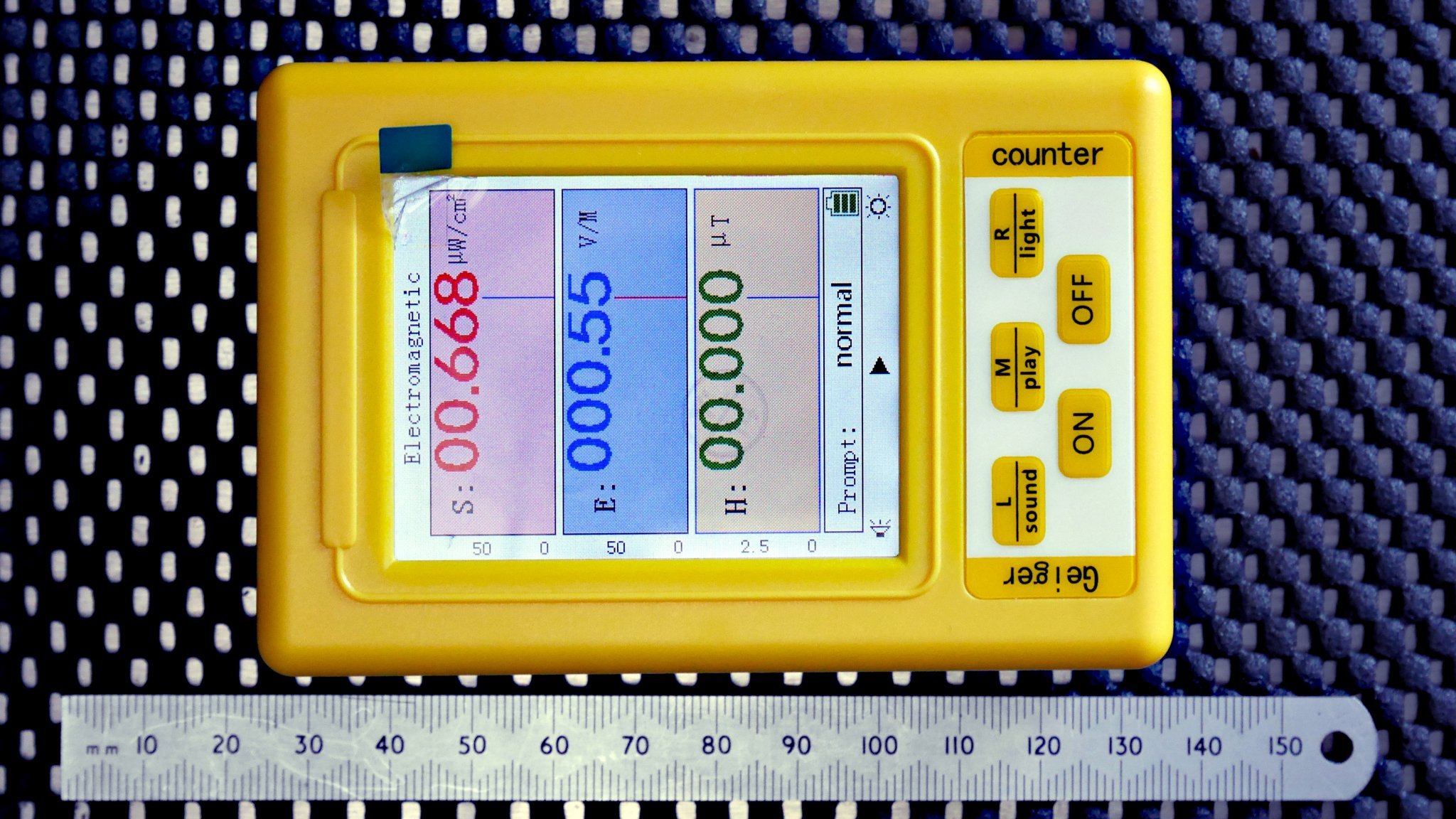 20221026-p2460641-geiger-emf-dosimeter-emf