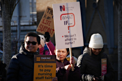 20230119-p2480138-nurses-protest-outside-southampton-general-hospital