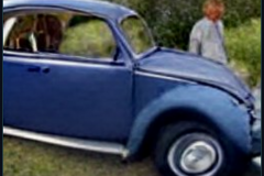 craiyon_000047_Jeremy_Clarkson_crashes_blue_Volkswagen_Beetle_br_