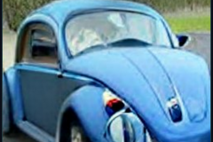 craiyon_000118_Jeremy_Clarkson_crashes_blue_Volkswagen_Beetle_br_