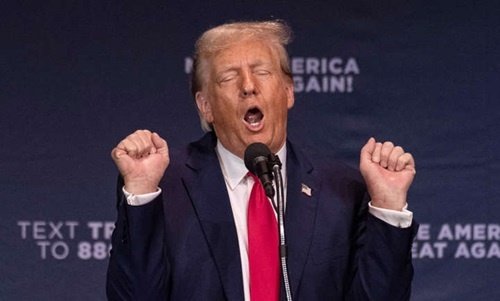 20260915-trump-weird-look-2