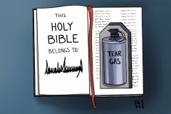 20200605-trump-bible-tear-gas