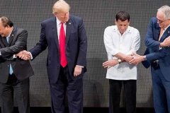 20200718-trump-holding-hands