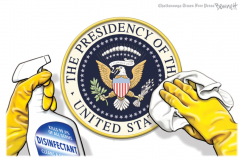 20200724-presidential-seal-disinfectant