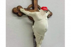 20201006-trump-crucified