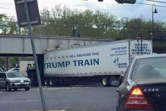 20201021-trump-train-truck-wreck