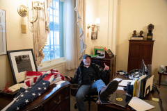 20210106-trump-supporter-in-pelosis-office
