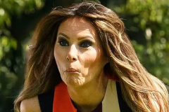 20230915-trump-melania-odd-face