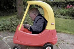 20240831-trump-kiddy-car