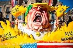 20250318-trump-german-carnival-float