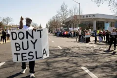 20250324-dont-buy-tesla
