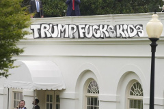 20250807-trump-roof-grafitti