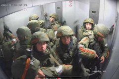 20220304-russian-soldiers-trapped-in-lift