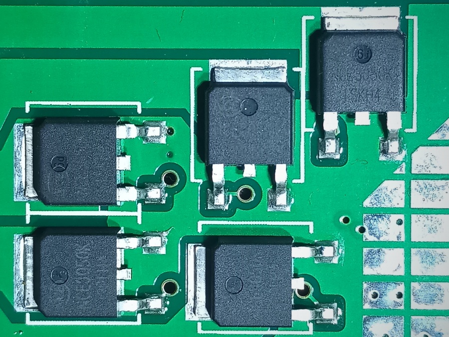 PCB close-up shot with Ulefone Armor 3w