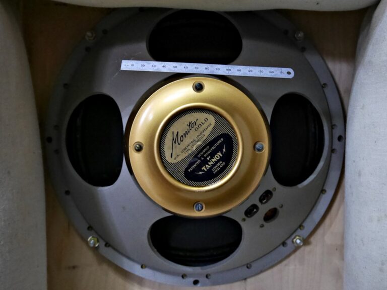 Repairing my vintage Tannoy Monitor Golds
