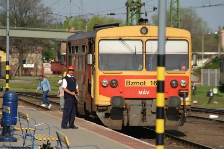 2005-05-02 Trainspotting in Pécs